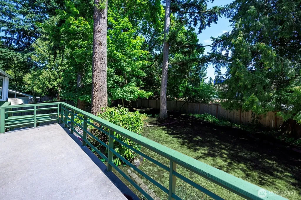 12822 NE 68th Street Kirkland WA 98033