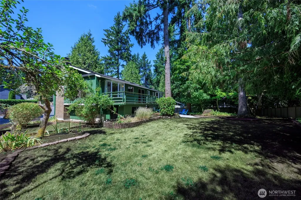 12822 NE 68th Street Kirkland WA 98033