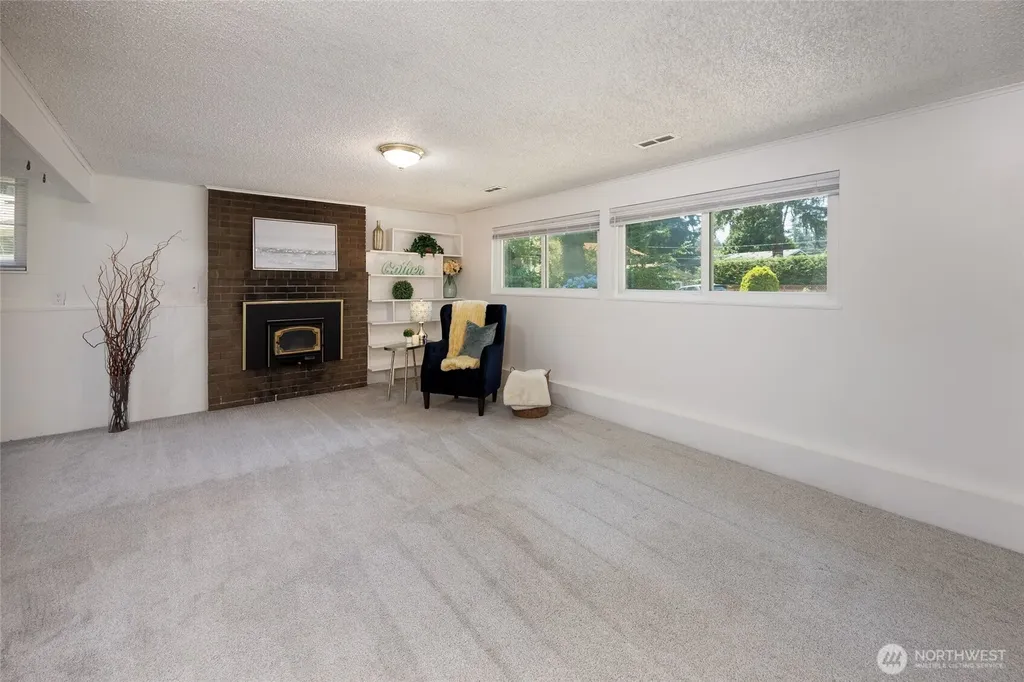 12822 NE 68th Street Kirkland WA 98033