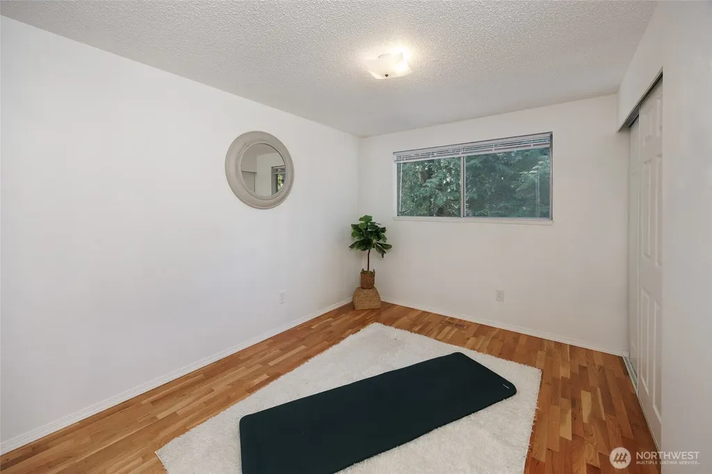 12822 NE 68th Street Kirkland WA 98033