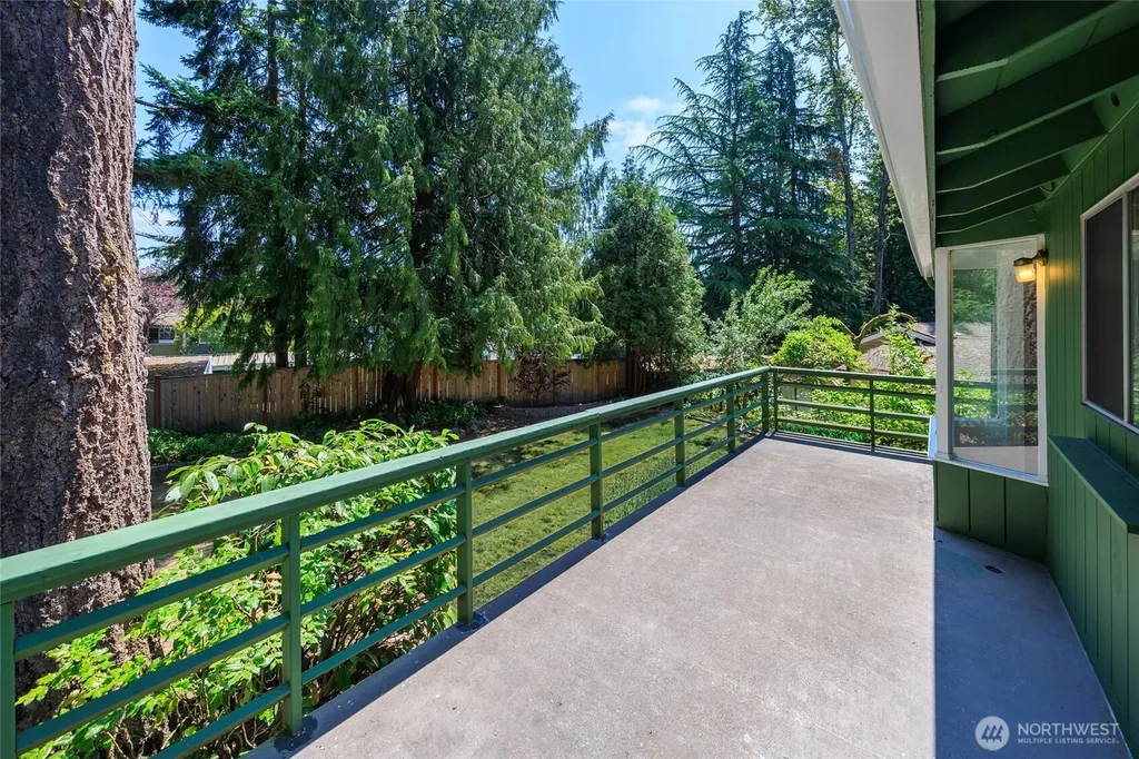 12822 NE 68th Street Kirkland WA 98033