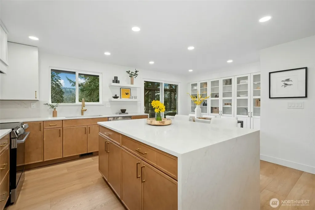 145 Mt Pilchuck Avenue SW Issaquah WA 98027