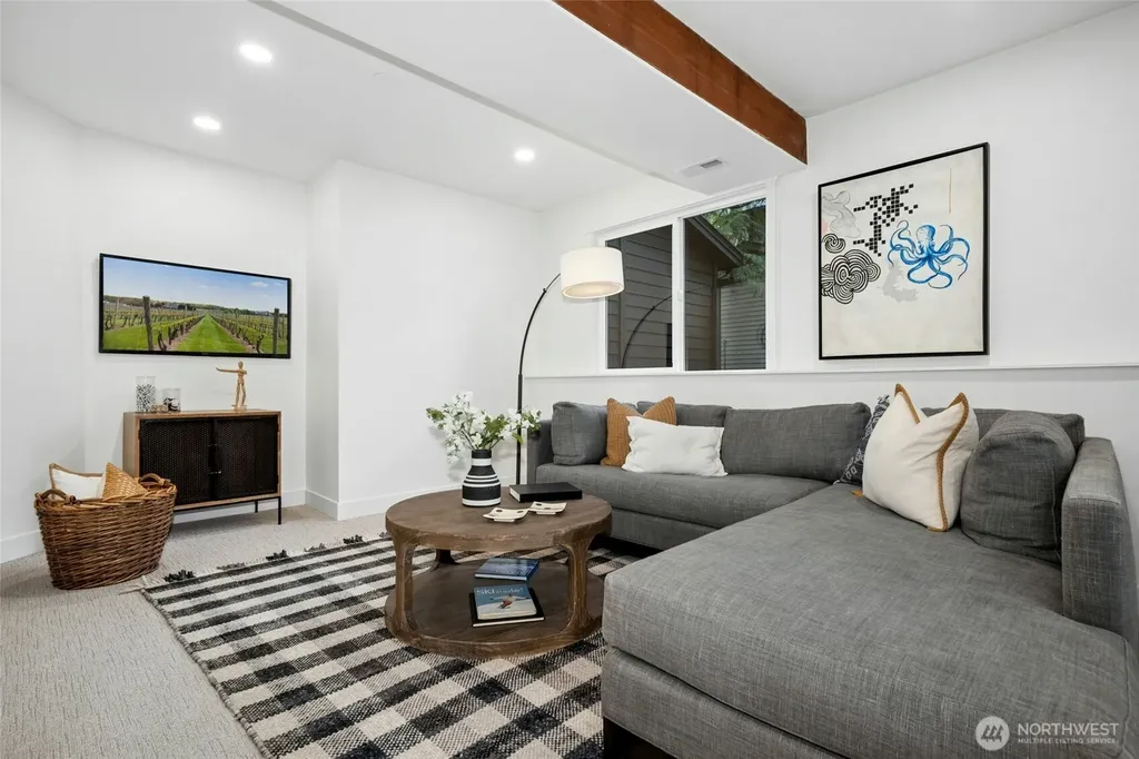 145 Mt Pilchuck Avenue SW Issaquah WA 98027