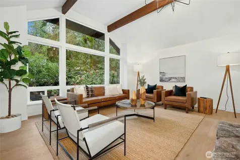 145 Mt Pilchuck Avenue SW Issaquah WA 98027