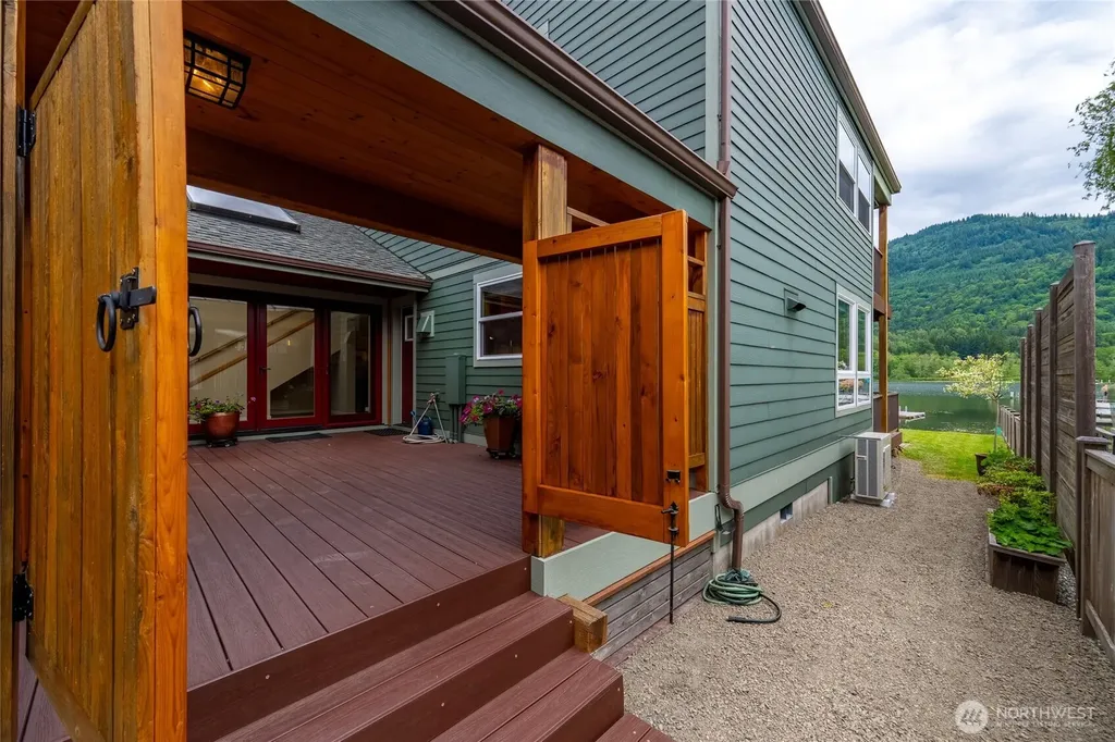 270 Shallow Shore Road Bellingham WA 98229