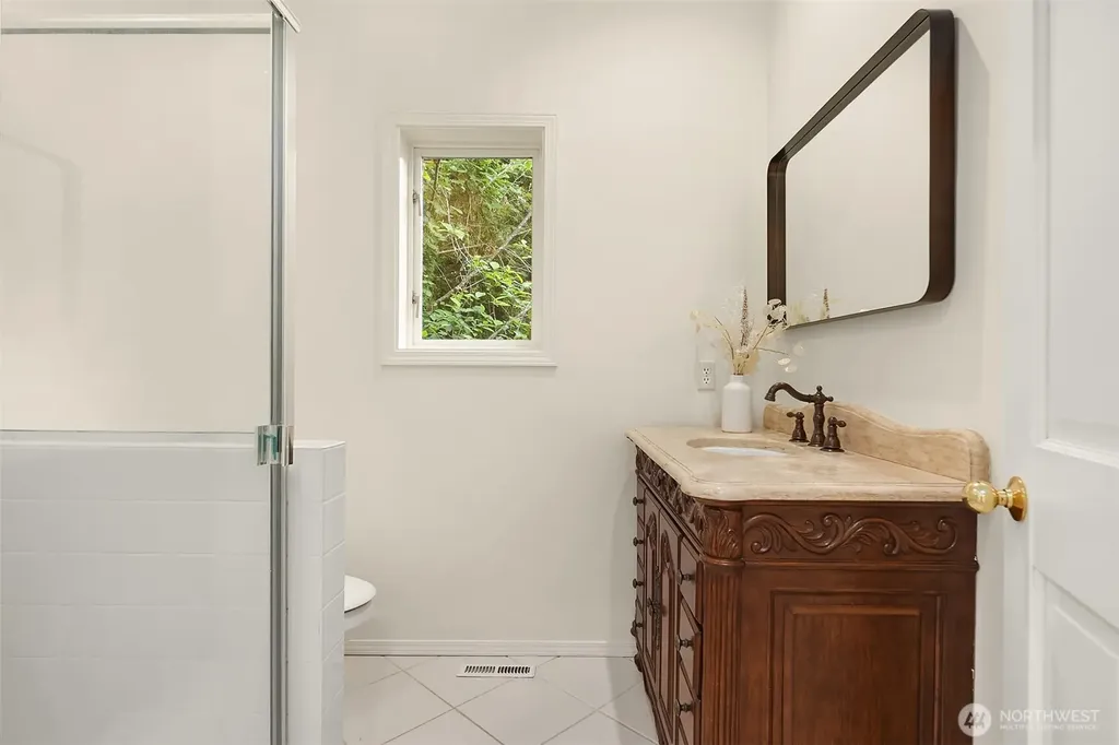 5677 193rd Place SE Issaquah WA 98027