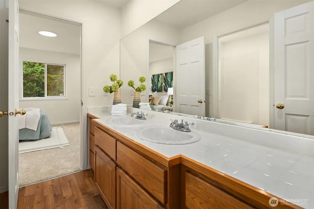 5677 193rd Place SE Issaquah WA 98027