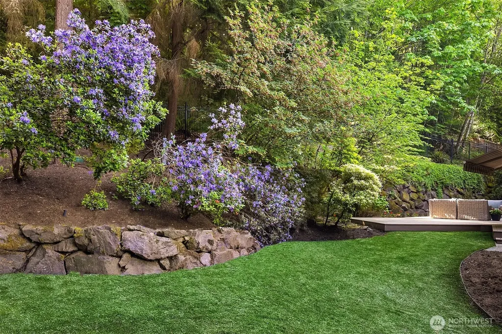 5677 193rd Place SE Issaquah WA 98027