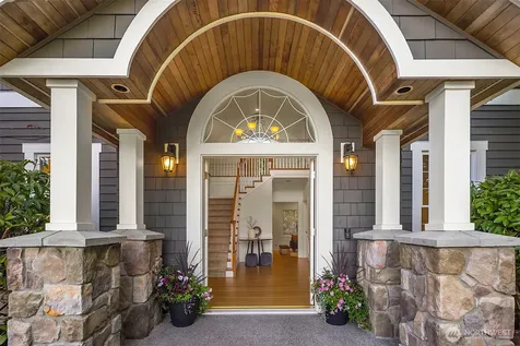 5677 193rd Place SE Issaquah WA 98027