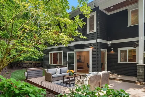 5677 193rd Place SE Issaquah WA 98027