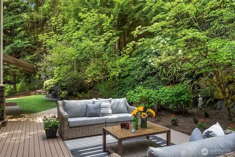 5677 193rd Place SE Issaquah WA 98027