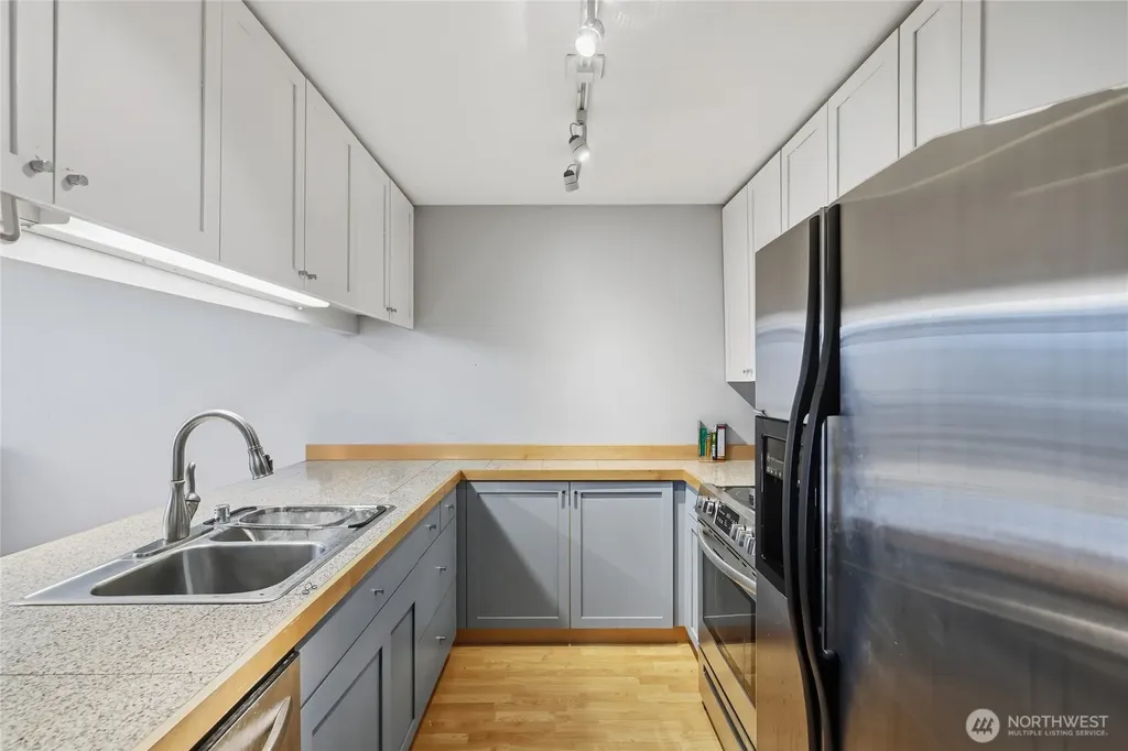 275 W Roy Street Seattle WA 98119