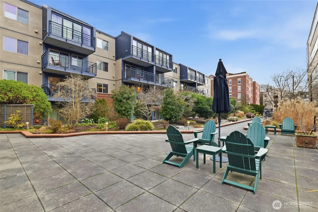 275 W Roy Street Seattle WA 98119