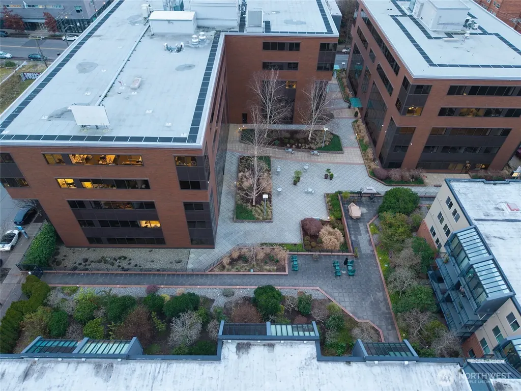 275 W Roy Street Seattle WA 98119
