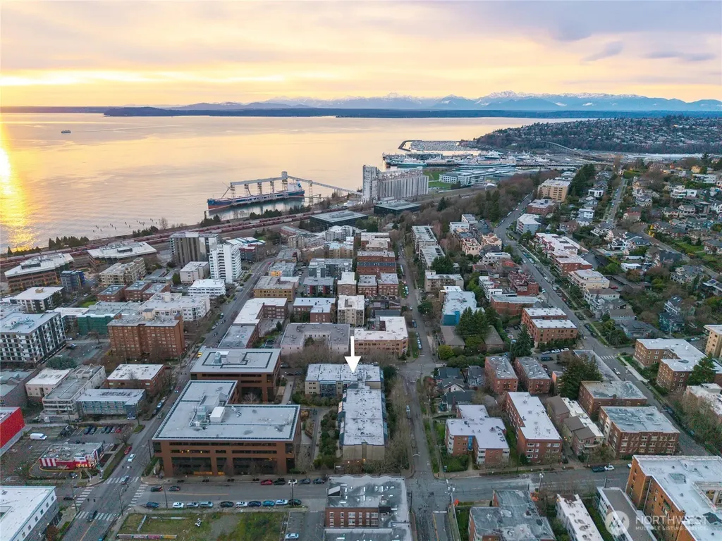 275 W Roy Street Seattle WA 98119