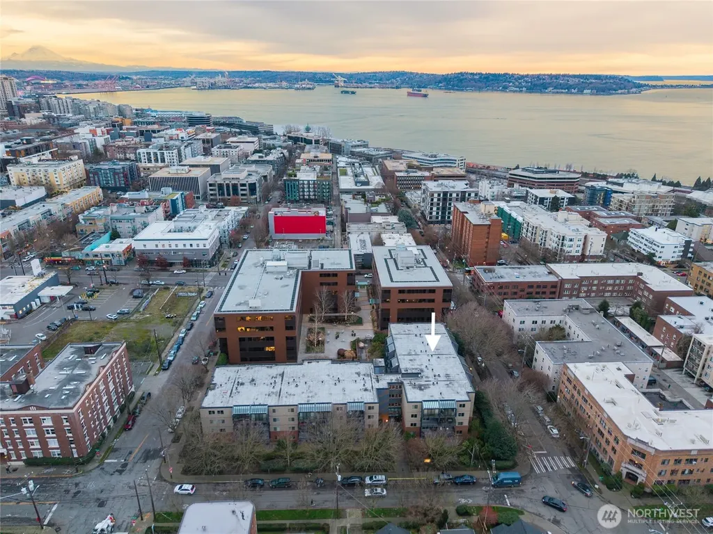 275 W Roy Street Seattle WA 98119