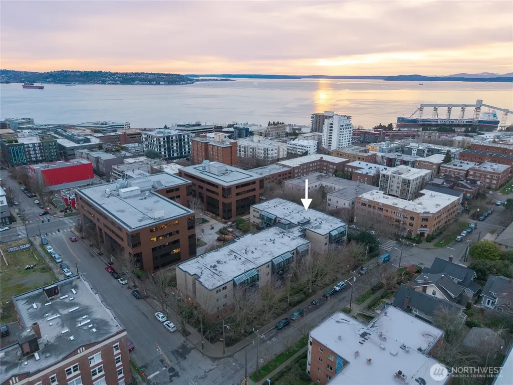 275 W Roy Street Seattle WA 98119