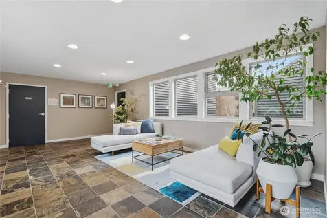 275 W Roy Street Seattle WA 98119
