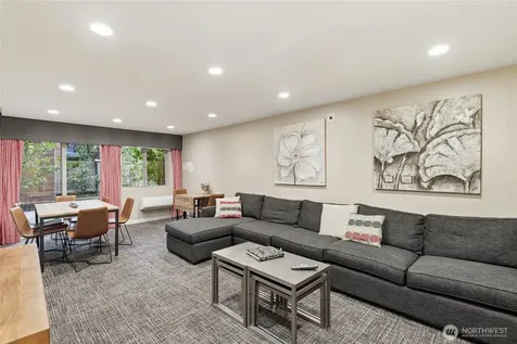 275 W Roy Street Seattle WA 98119