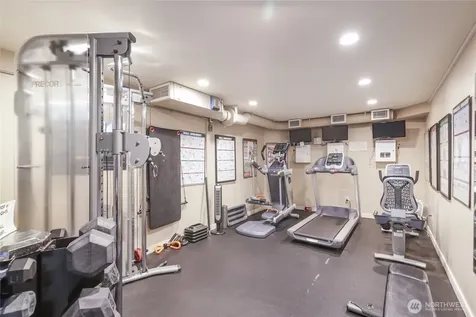 275 W Roy Street Seattle WA 98119