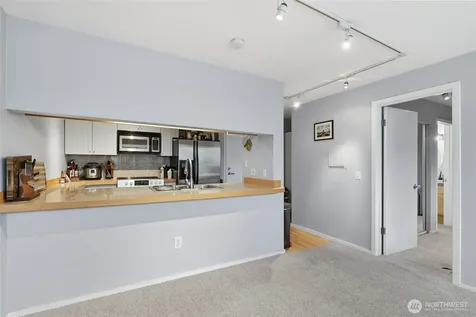 275 W Roy Street Seattle WA 98119