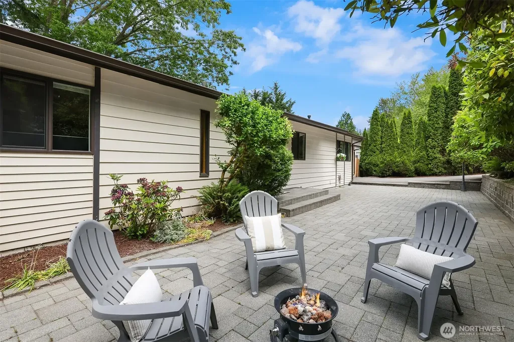 8634 NE 169th Street Kenmore WA 98028