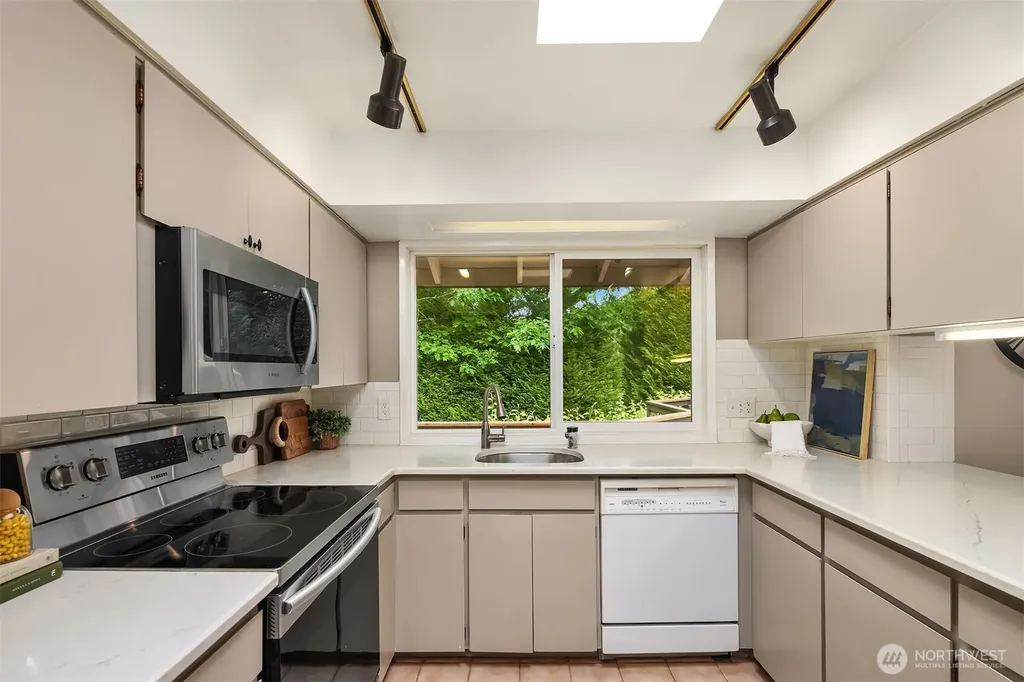 8634 NE 169th Street Kenmore WA 98028