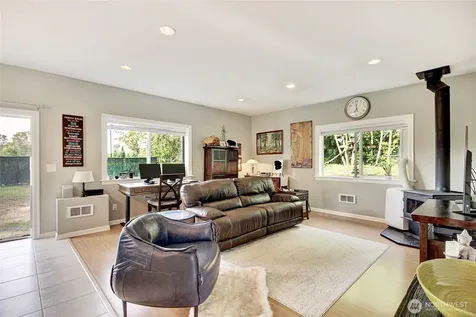 15901 108th Street E Puyallup WA 98374