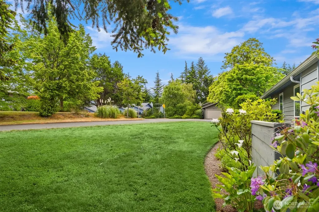 1011 Blue Heron Avenue NE Bainbridge Island WA 98110