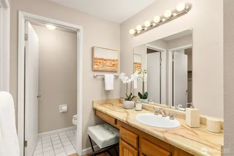 1011 Blue Heron Avenue NE Bainbridge Island WA 98110