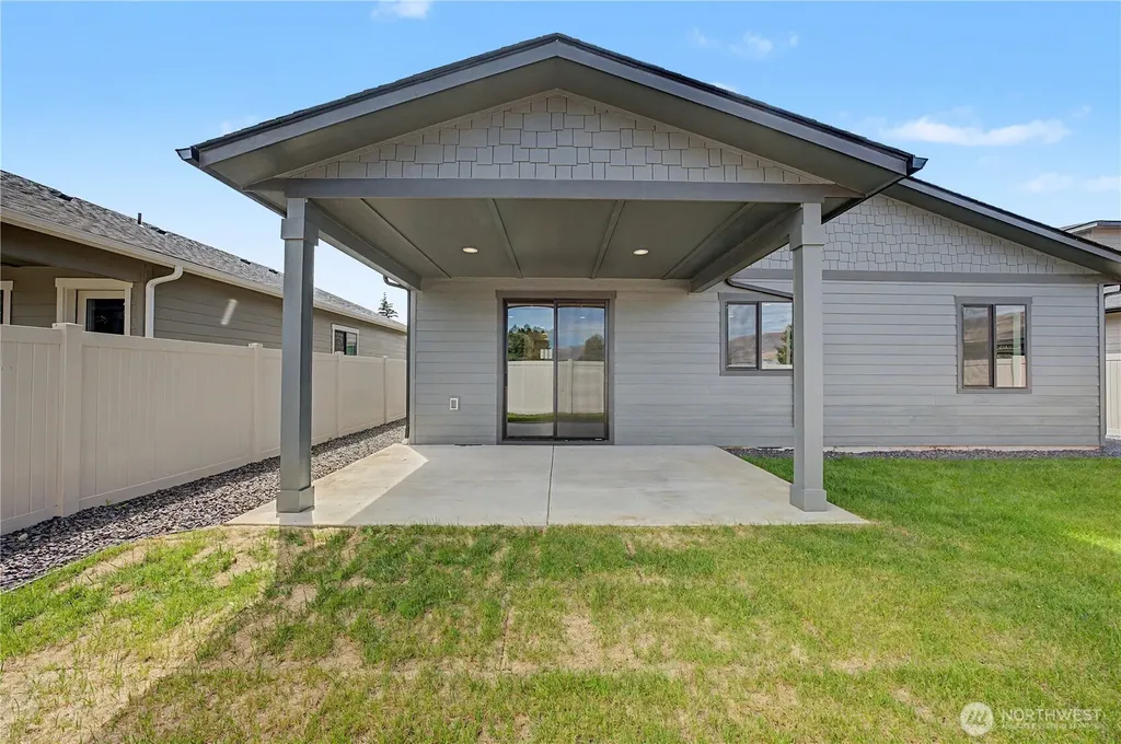 551 Perry Avenue East Wenatchee WA 98802