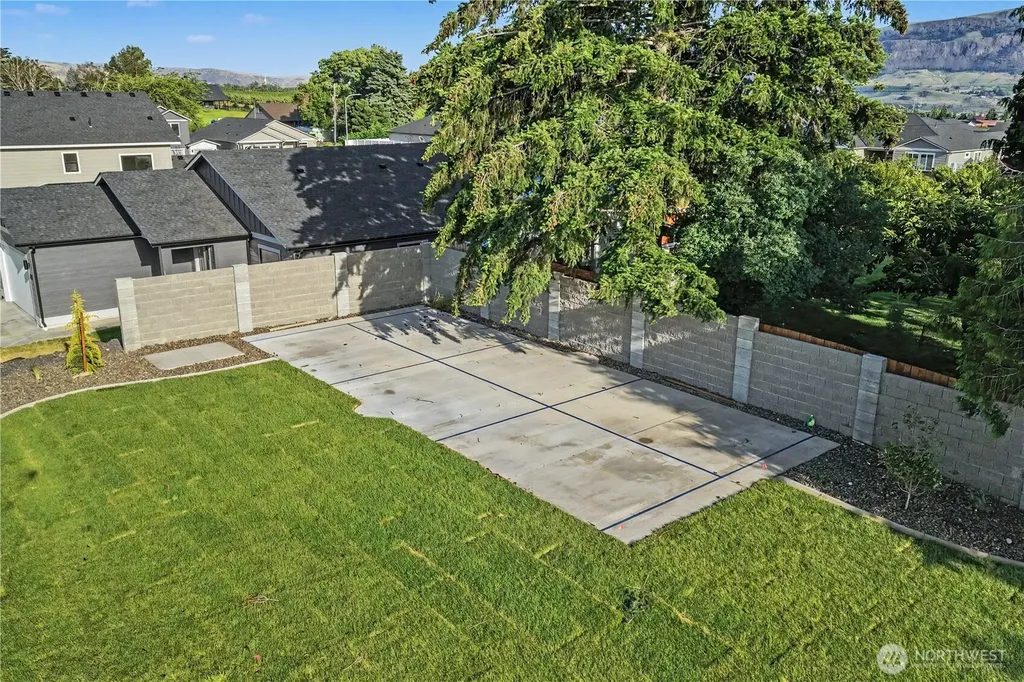 551 Perry Avenue East Wenatchee WA 98802