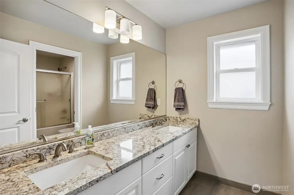 3815 380th Street S Auburn WA 98001