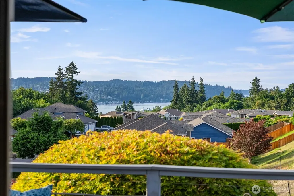 650 Medallion Place E Port Orchard WA 98366