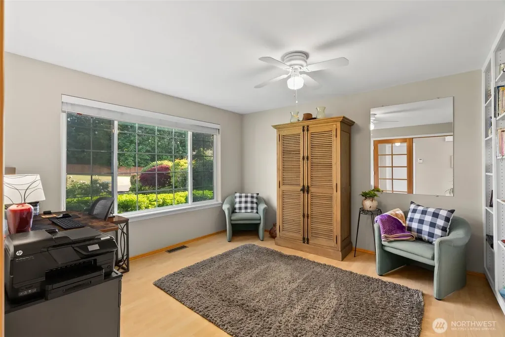 650 Medallion Place E Port Orchard WA 98366