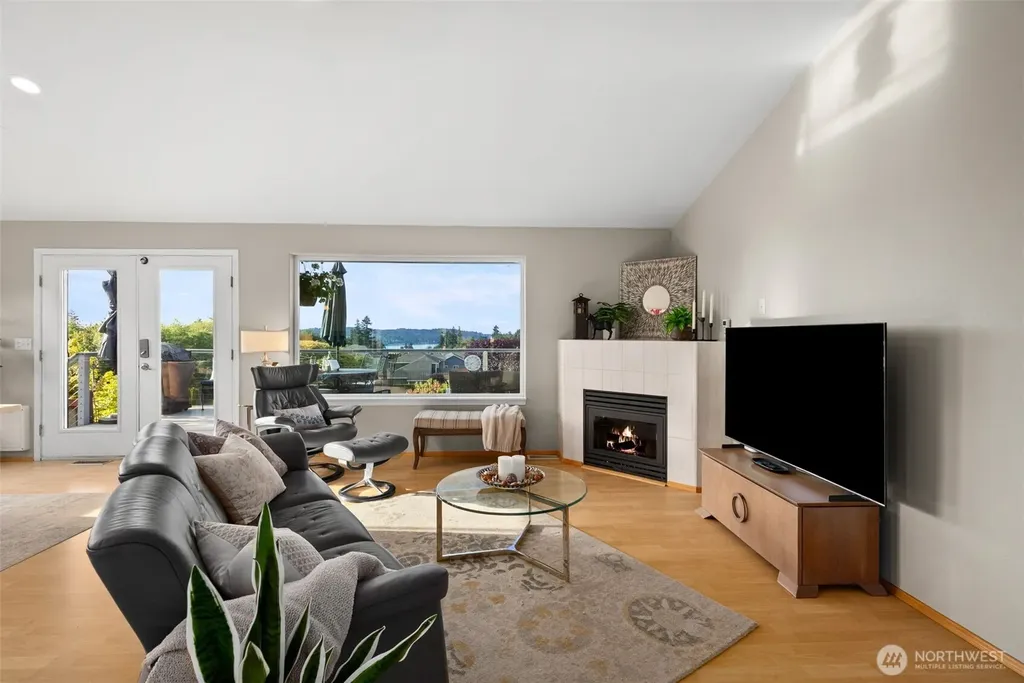 650 Medallion Place E Port Orchard WA 98366