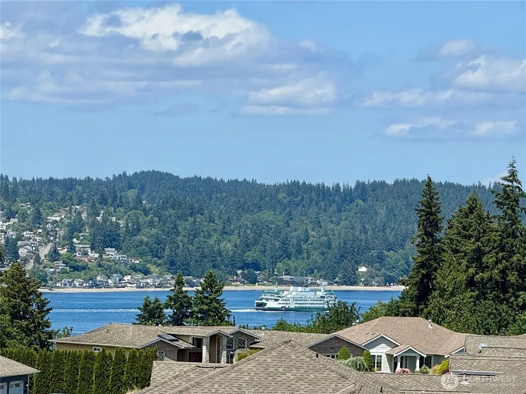 650 Medallion Place E Port Orchard WA 98366
