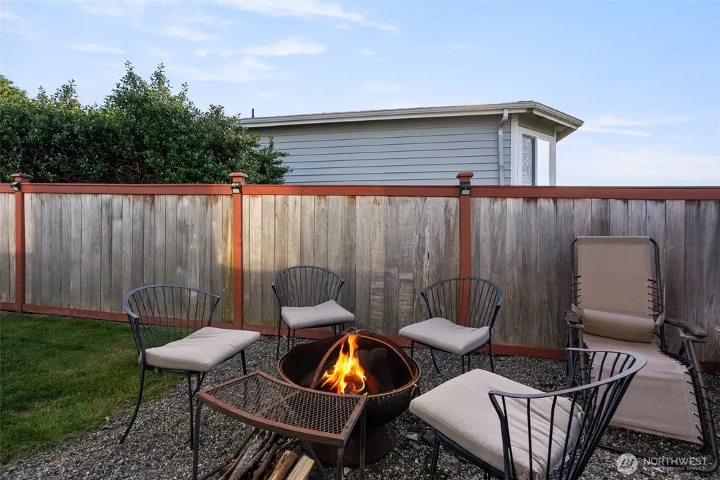 650 Medallion Place E Port Orchard WA 98366