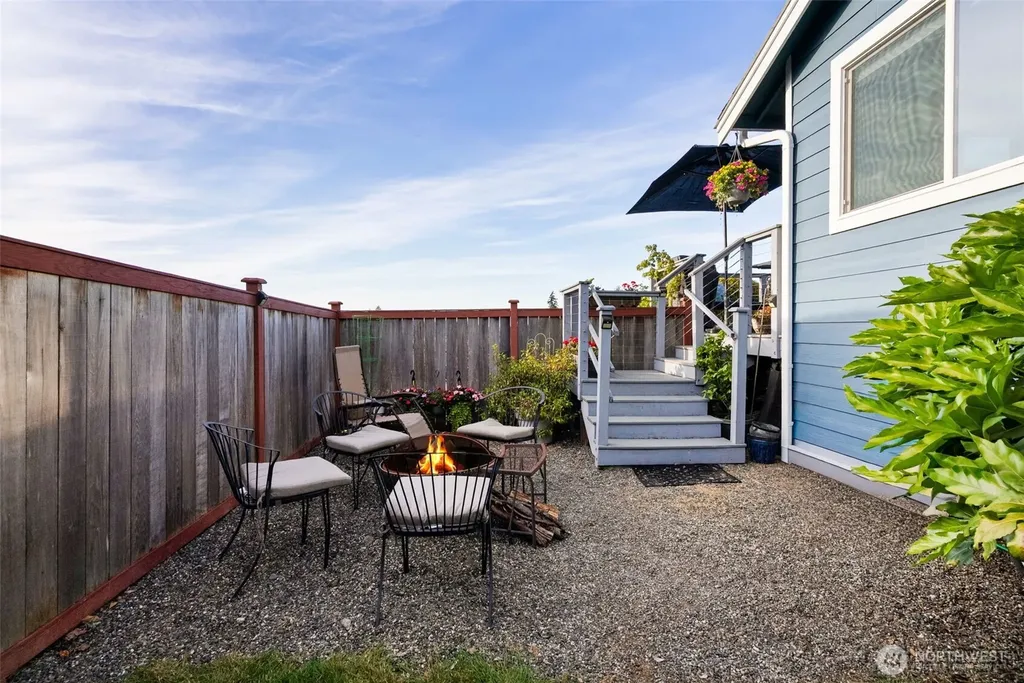 650 Medallion Place E Port Orchard WA 98366