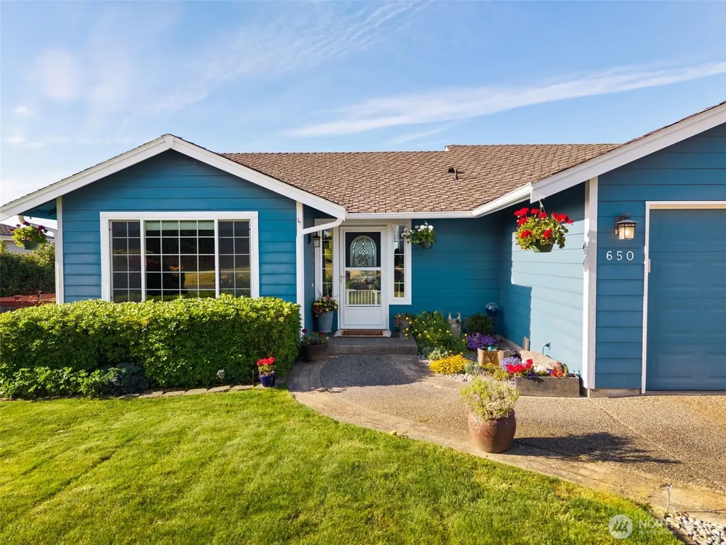 650 Medallion Place E Port Orchard WA 98366