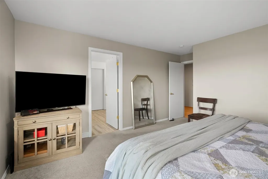 650 Medallion Place E Port Orchard WA 98366