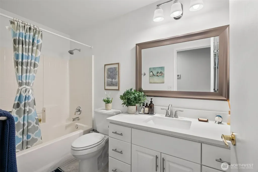 650 Medallion Place E Port Orchard WA 98366