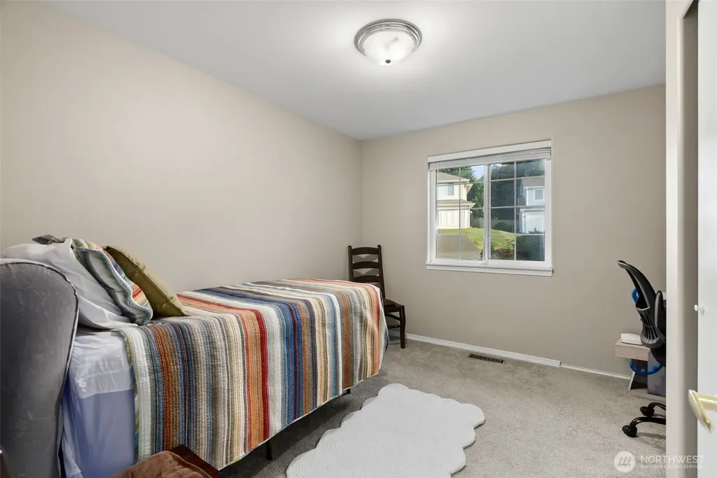650 Medallion Place E Port Orchard WA 98366