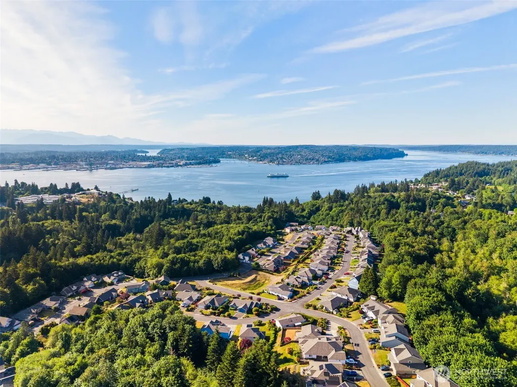 650 Medallion Place E Port Orchard WA 98366