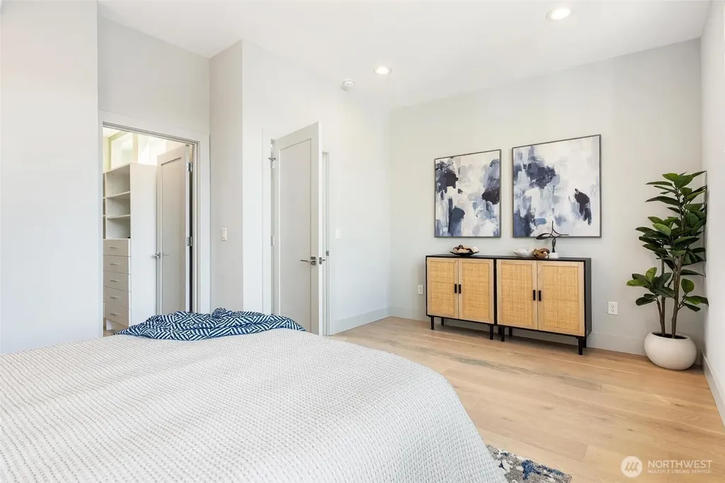 305 17th Avenue E Seattle WA 98112