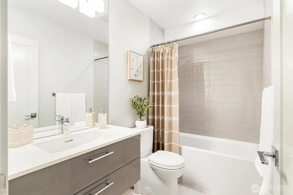 305 17th Avenue E Seattle WA 98112