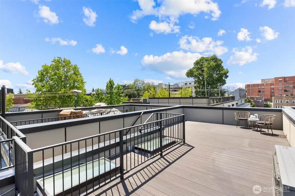 305 17th Avenue E Seattle WA 98112