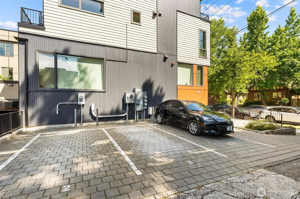 305 17th Avenue E Seattle WA 98112