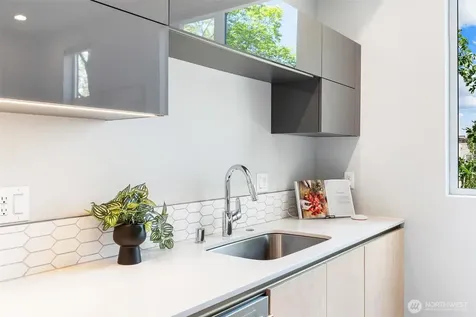 305 17th Avenue E Seattle WA 98112
