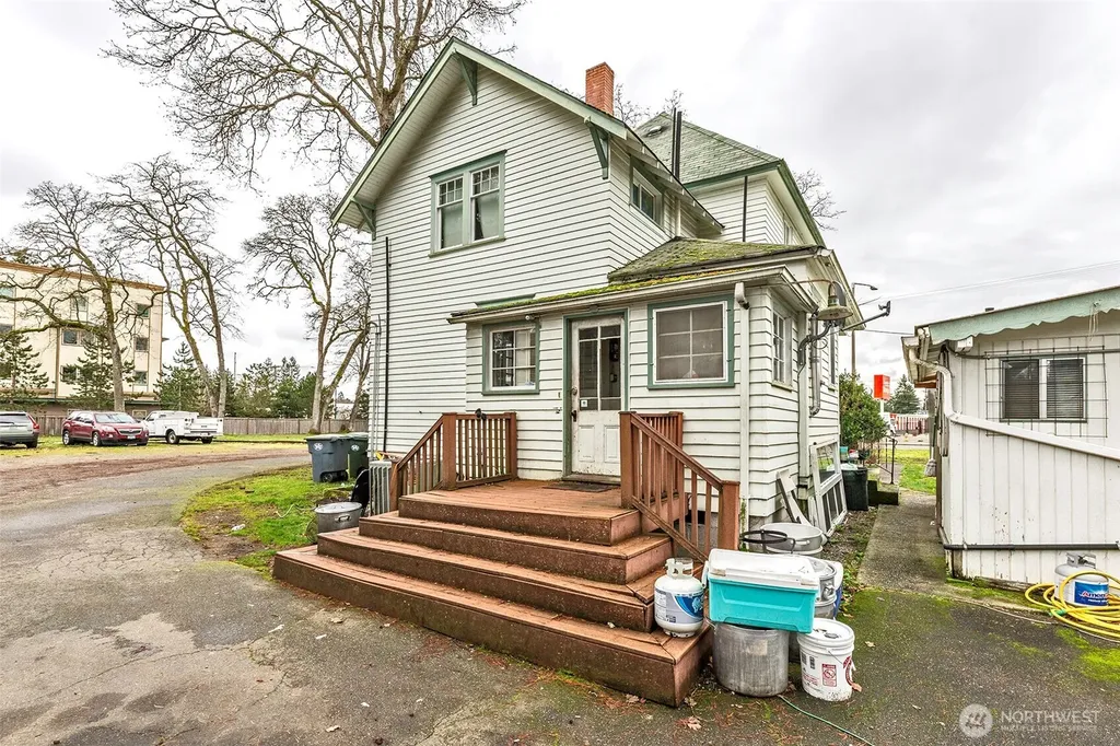7704 Bridgeport Way W Lakewood WA 98499